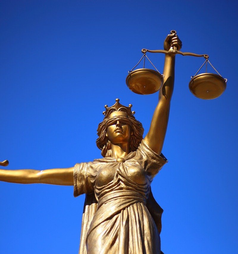 W czym może nam pomóc radca prawny? W jakich sytuacjach i w jakich dziedzinach prawa wspomoże nam radca prawny?