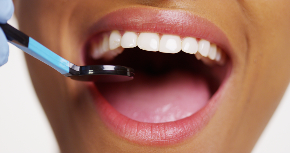 Kompleksowe leczenie dentystyczne – odkryj drogę do zdrowego i atrakcyjnego uśmiechów.